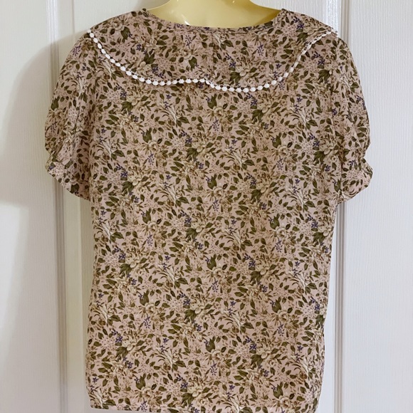 Like new diary pink floral button down puff sleeve blouse, ruffle collar - Picture 7 of 13
